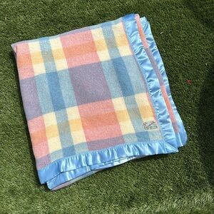 🎀Vintage Ottawa Valley All Wool Pink/Blue/Cream Blanket Ottawa Valley Pure Wool